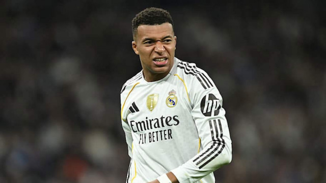 ‘ปธ.เป้’ บินซาอุฯ สมทบราชันคืนนี้