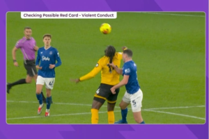 แดงได้ไง? ‘มอยส์’ ป้อง ‘คีน’ ไม่ตั้งใจดึงผมคู่แข่ง