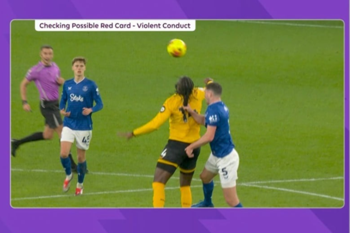 แดงได้ไง? ‘มอยส์’ ป้อง ‘คีน’ ไม่ตั้งใจดึงผมคู่แข่ง