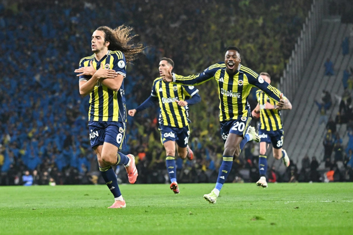 ‘เกนดูซี่’ ยิงเปิดตัว! ‘เฟเนร์’ ดับกาลา 2-0 คว้าซูเปอร์คัพ