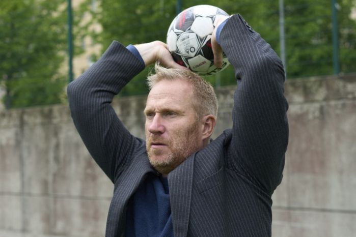 เคยอยู่หงส์! ‘ปืน’ จ้างโค้ชลูกทุ่ม ‘กรอนเนอมาร์ค’