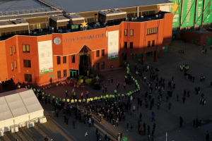 ‘แฟนเซลติก’ ประท้วงหน้าสนามหลังแพ้ ‘เรนเจอร์ส’